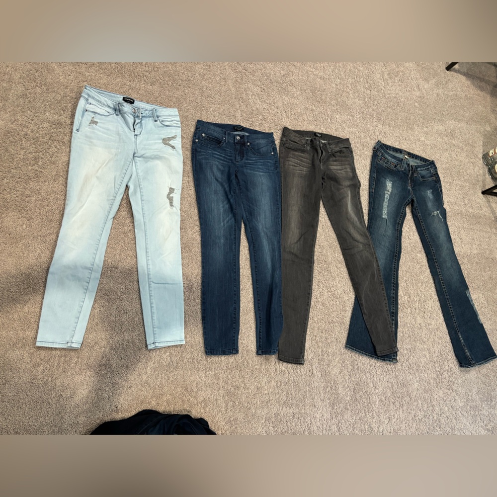 8 pairs of Bebe jeans size 28,29